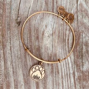 Authentic alex and ani bracelet gold tone bear spirit 2014 Adjustable Charms